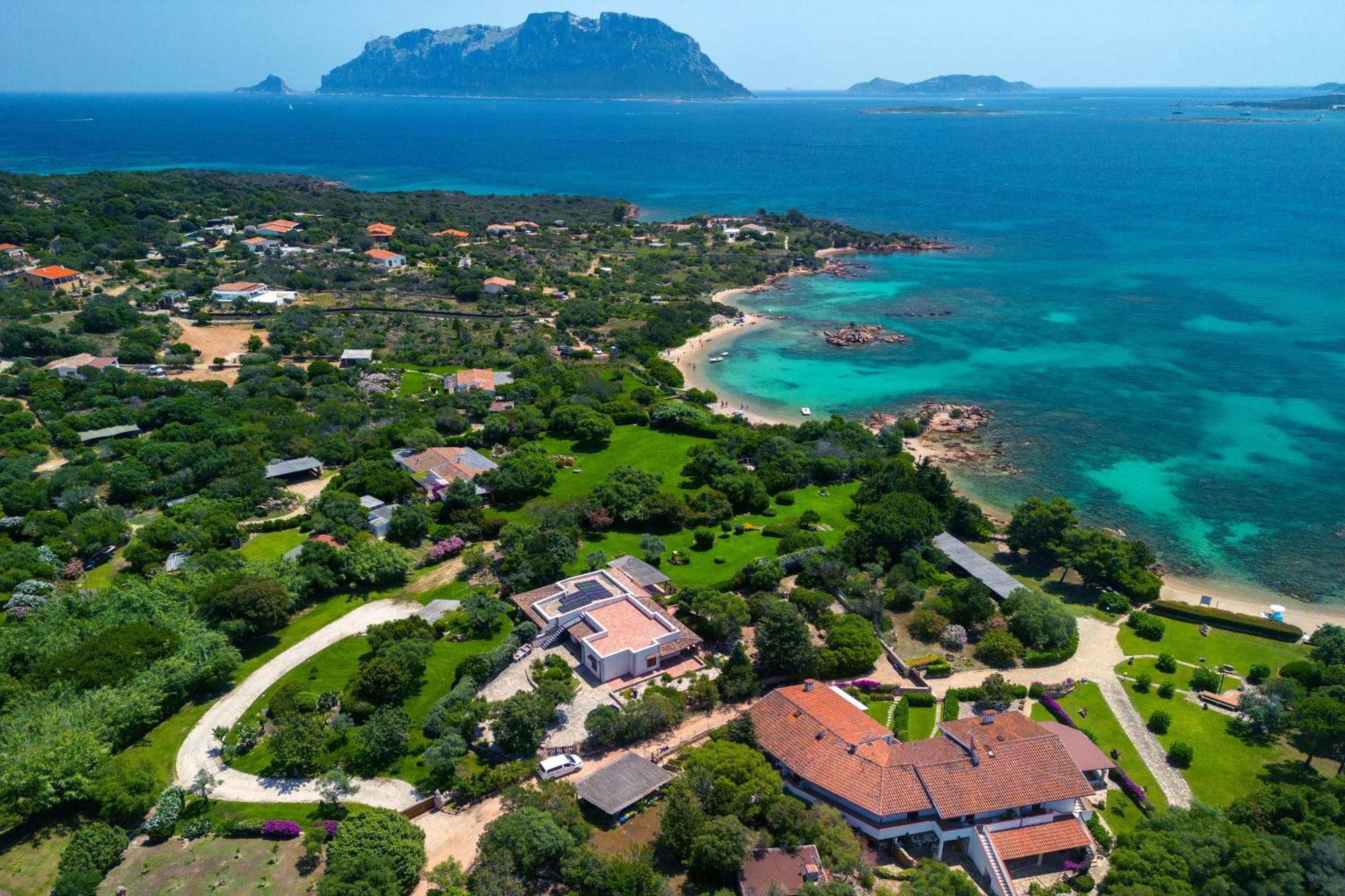 Baia Dorata Beach Apartment Porto Istana Exterior photo